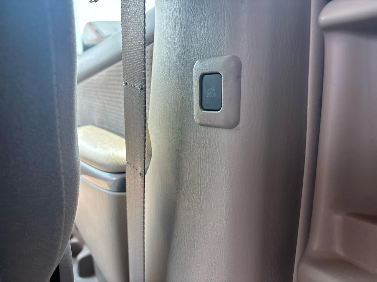 Toyota Sienna 5dr 7-Pass Van LE FWD (Natl) 2008