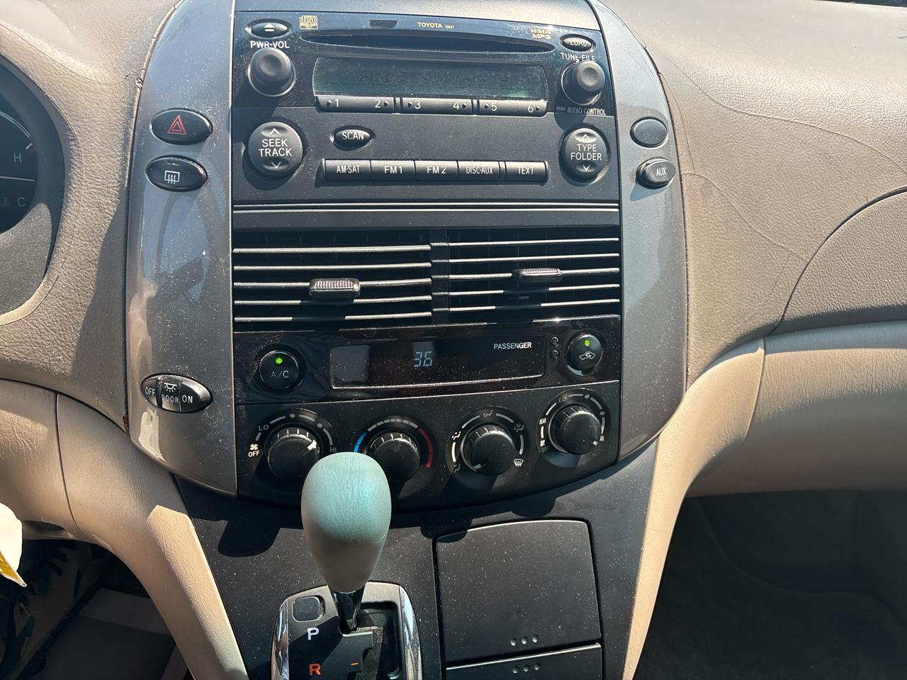 Toyota Sienna 5dr 7-Pass Van LE FWD (Natl) 2008