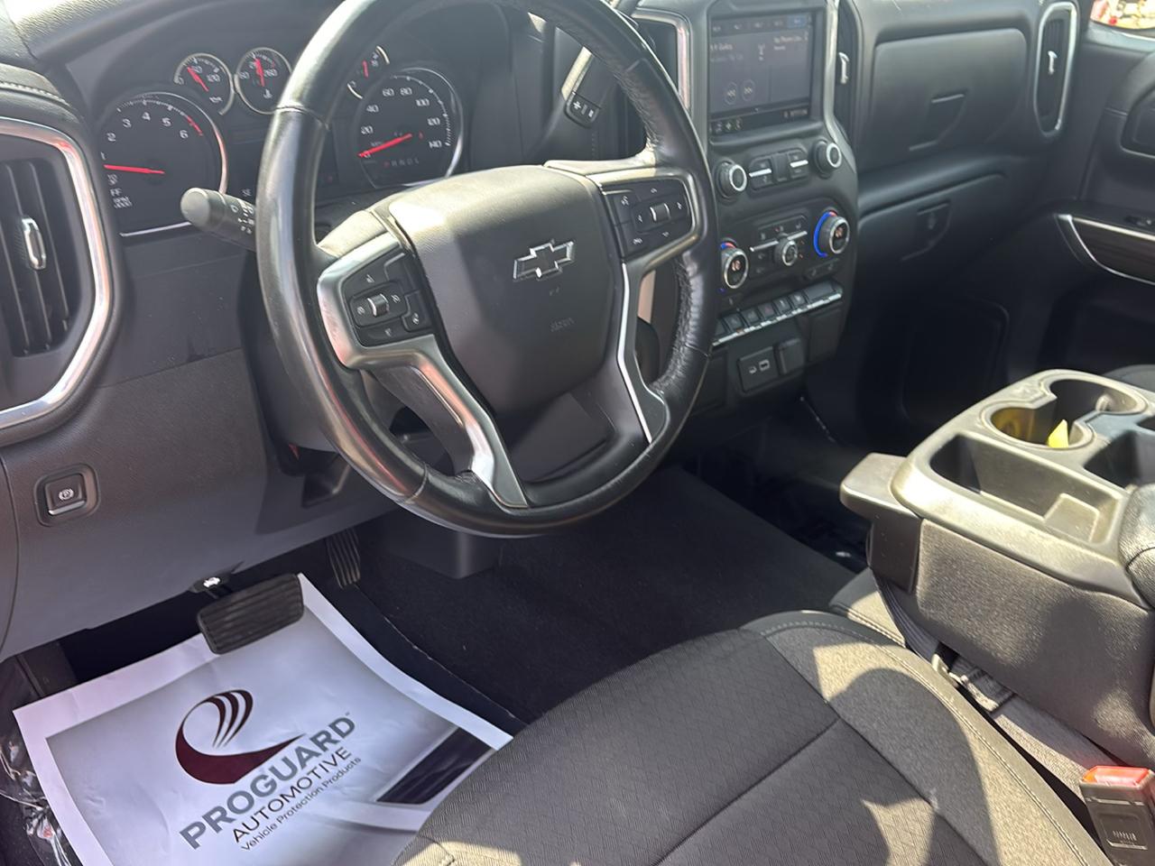 Chevrolet Silverado 1500 4WD Crew Cab 147" RST 2021