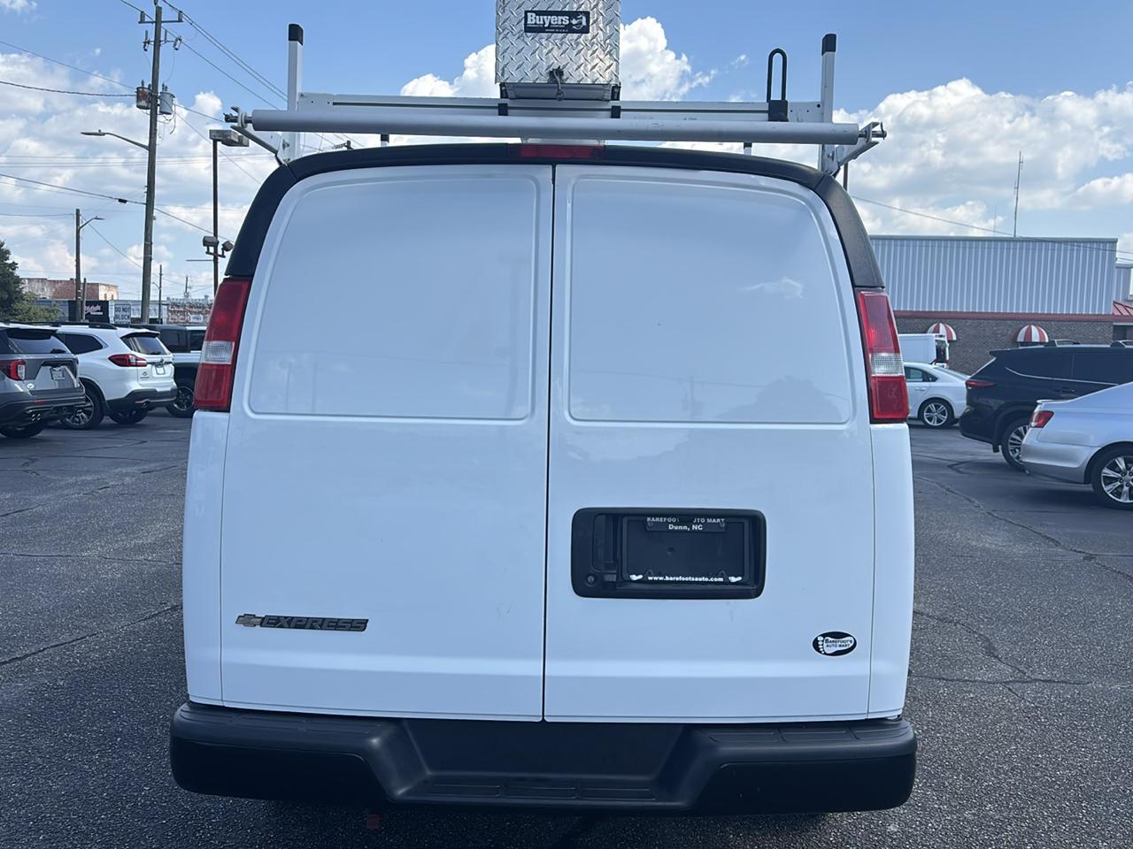 Chevrolet Express Cargo Van RWD 2500 135" 2023