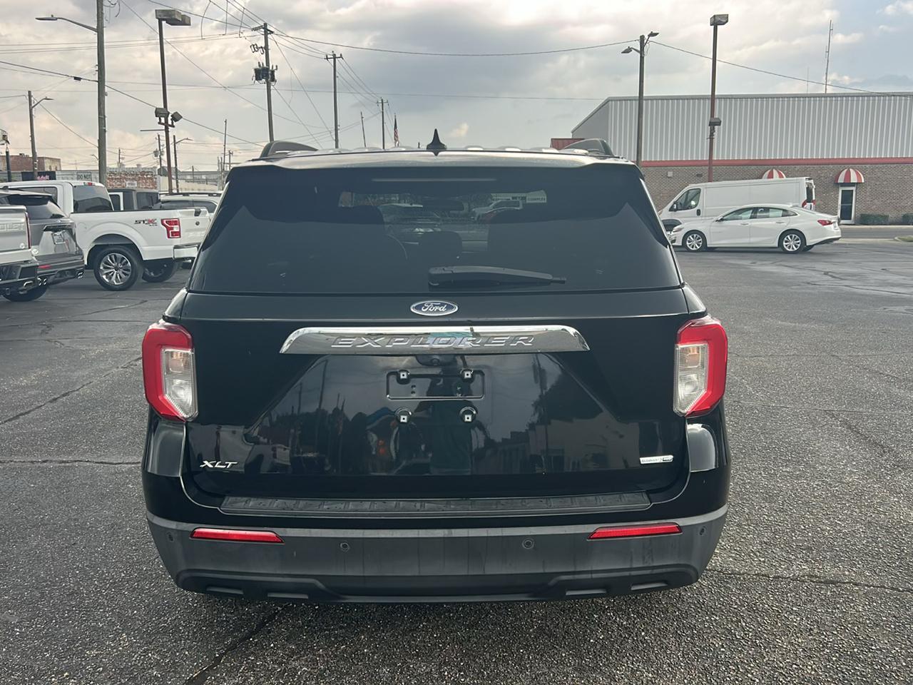 Ford Explorer XLT 4D SUV 4WD 2020