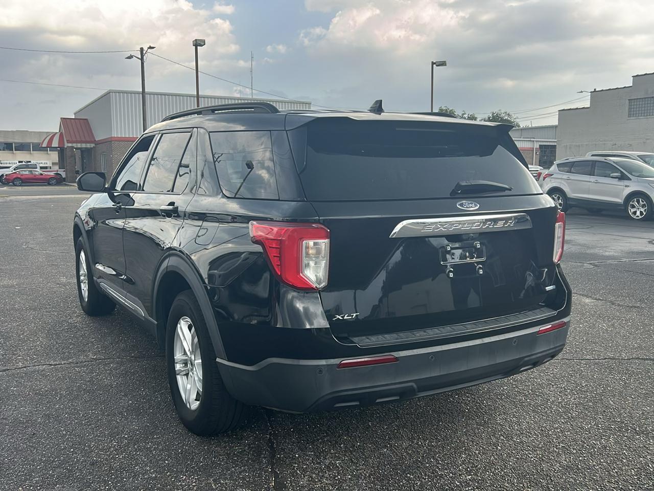 Ford Explorer XLT 4D SUV 4WD 2020