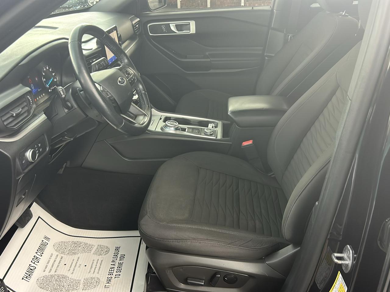 Ford Explorer XLT 4D SUV 4WD 2020