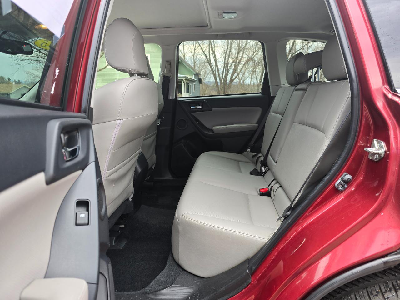 Subaru Forester 2.5i Touring 2015