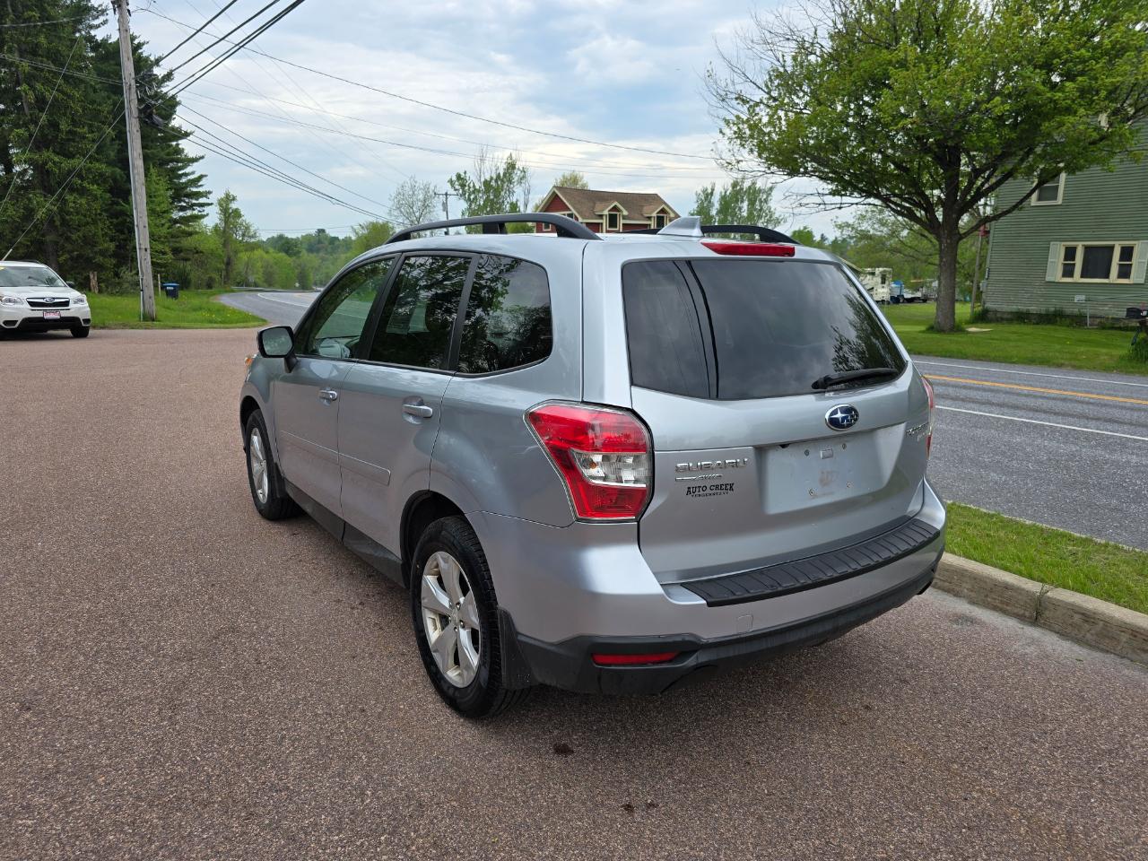 Subaru Forester 2.5i Premium PZEV CVT 2016