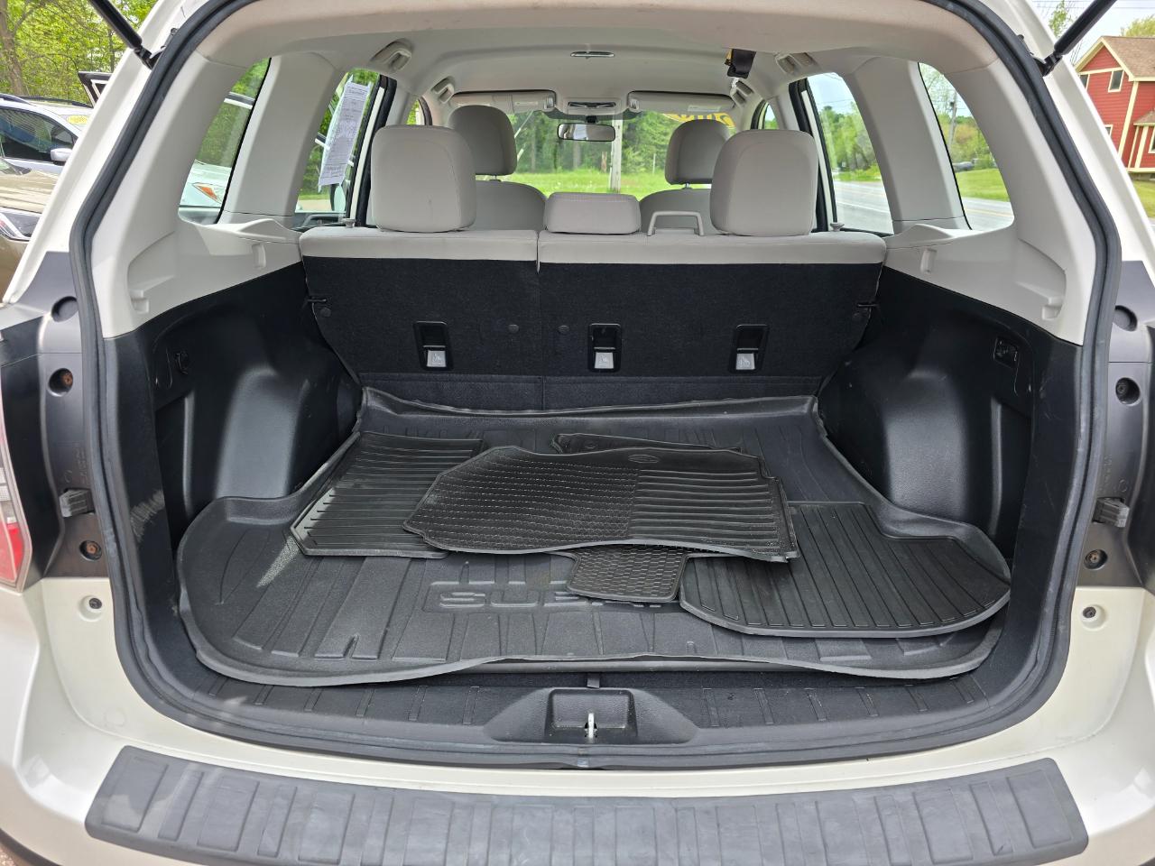 Subaru Forester 2.5i Premium PZEV CVT 2016