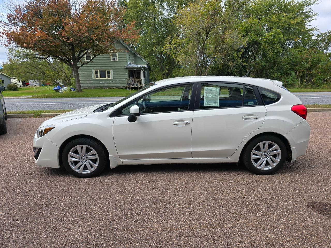 Subaru Impreza 2.0i Premium PZEV 5-Door 2016