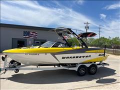2016 Malibu Wakesetter 22 VLX 