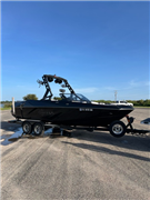 2017 Axis Tow Boat A22 