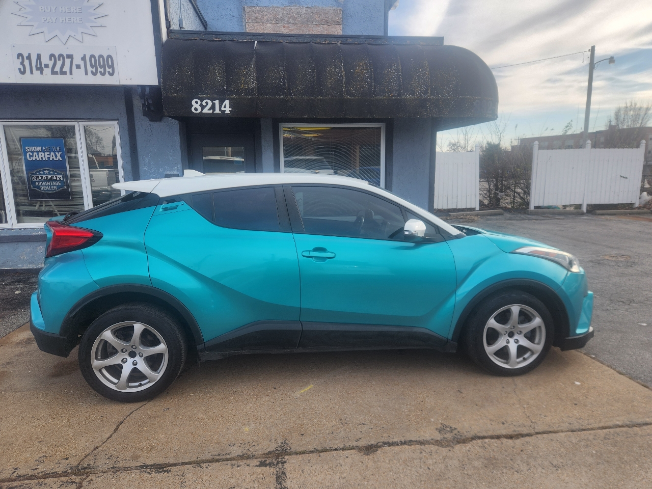 2018 Toyota C-HR XLE's photo