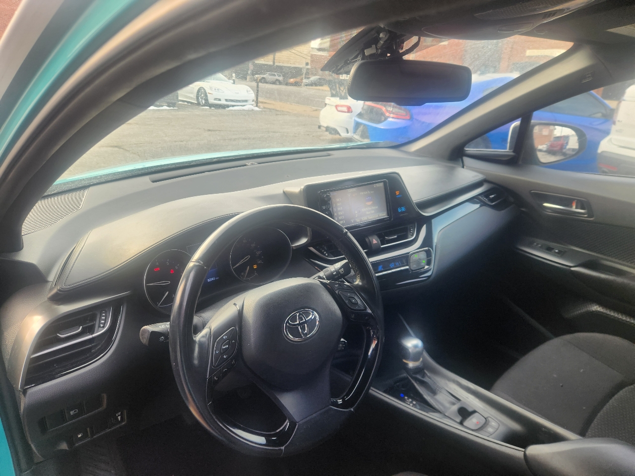 Toyota C-HR XLE 2018