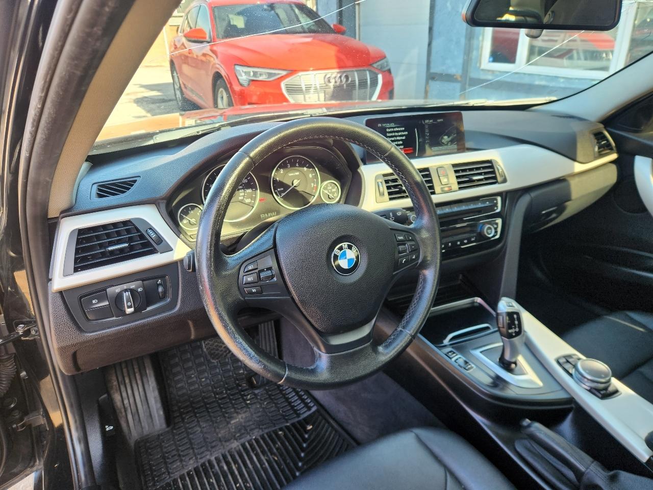 BMW 3-Series 320i xDrive Sedan 2016