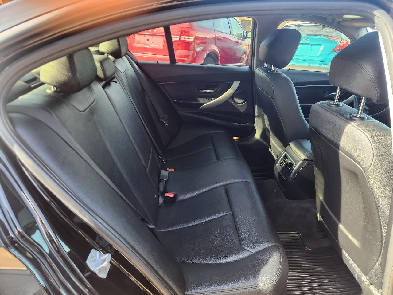 BMW 3-Series 320i xDrive Sedan 2016