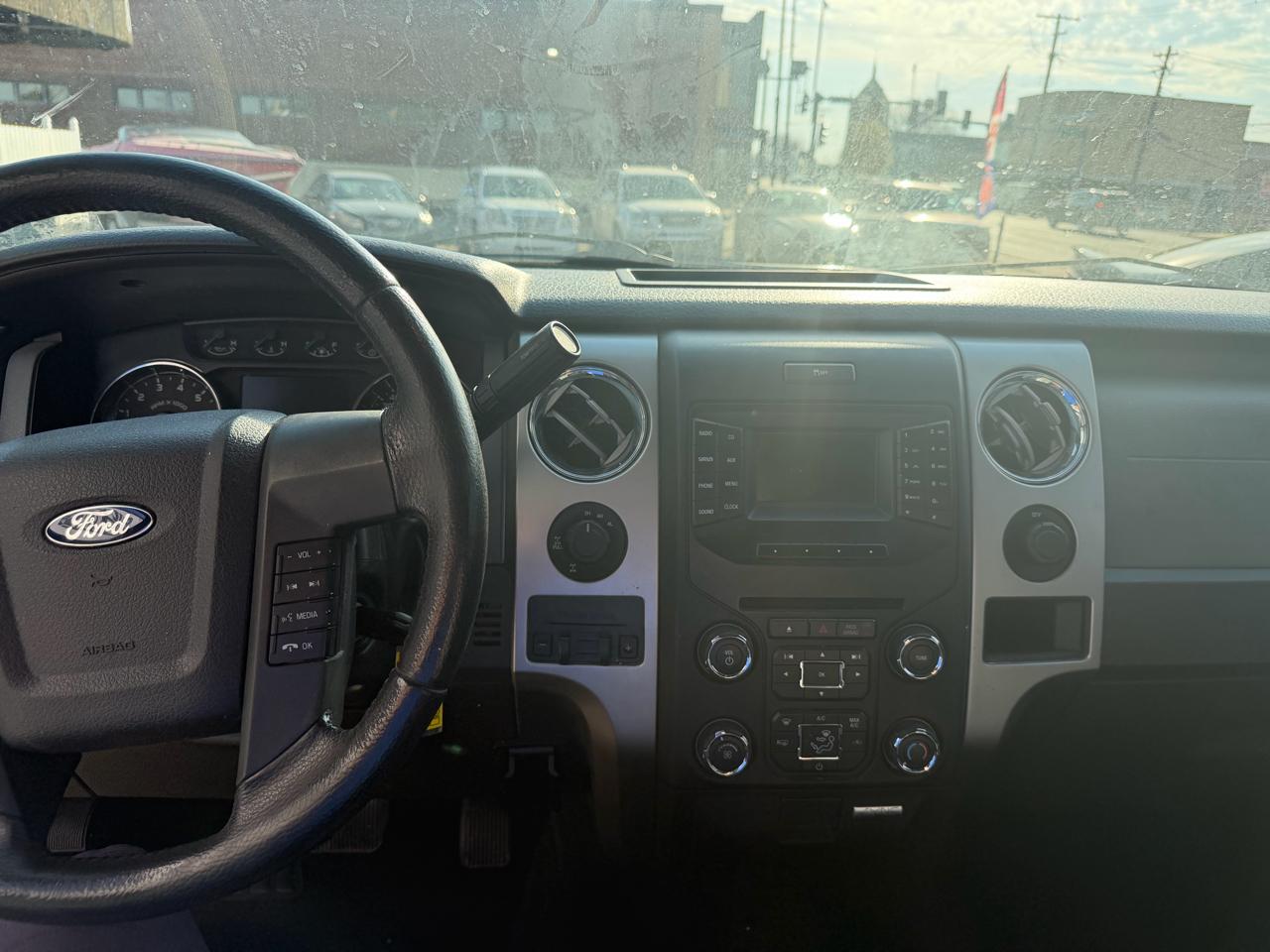 Ford F-150 XL SuperCrew 5.5-ft. Bed 4WD 2014