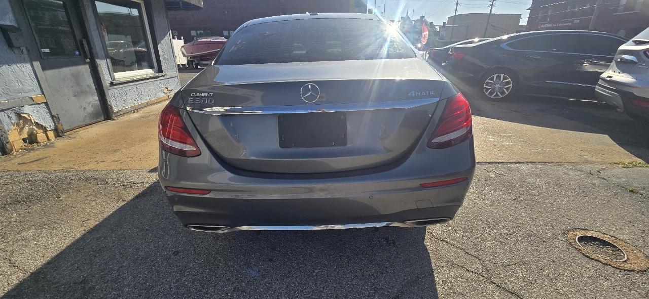 Mercedes-Benz E-Class E300 Luxury 4MATIC Sedan 2018
