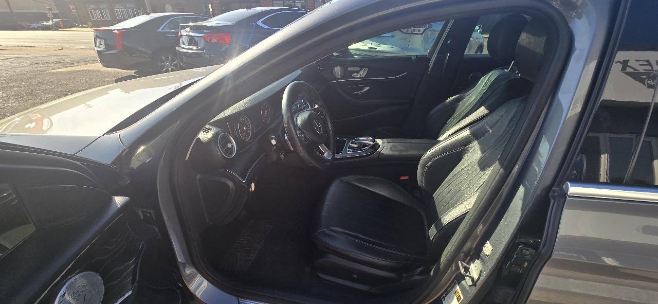 Mercedes-Benz E-Class E300 Luxury 4MATIC Sedan 2018