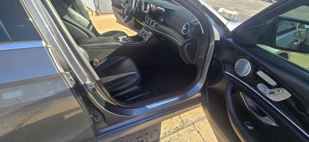 Mercedes-Benz E-Class E300 Luxury 4MATIC Sedan 2018