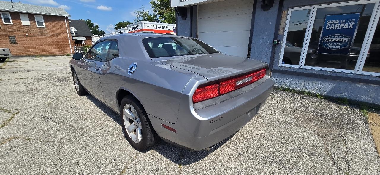 Dodge Challenger  2013