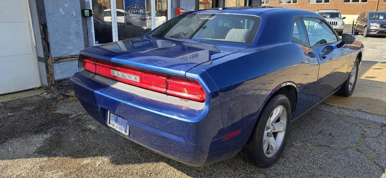 Dodge Challenger SE 2010