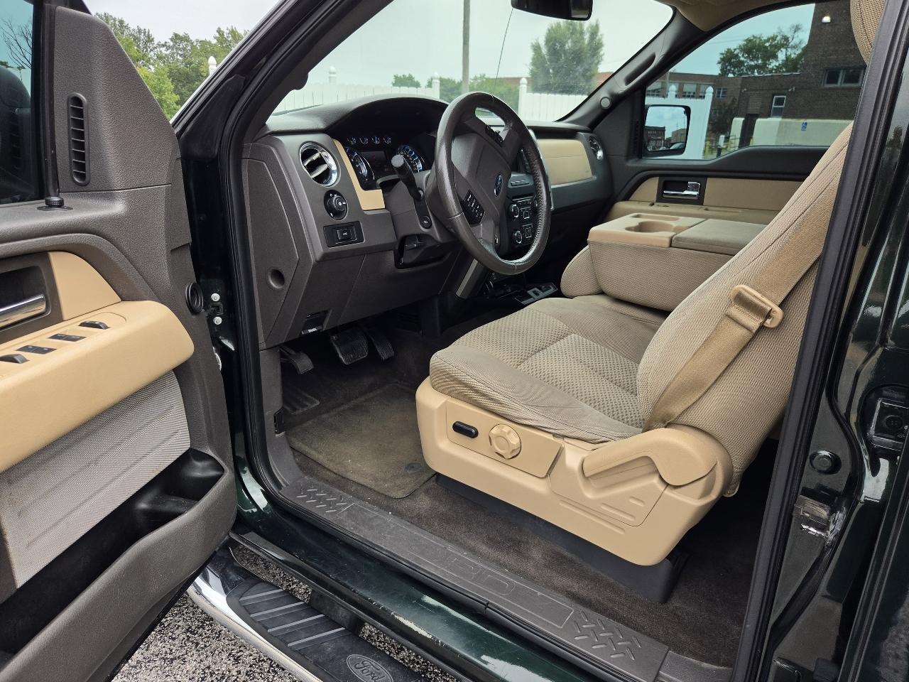 Ford F-150 XL SuperCrew 5.5-ft. Bed 4WD 2013