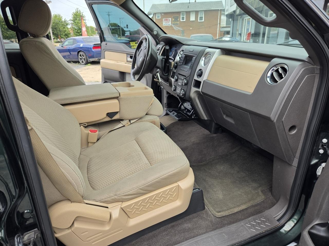 Ford F-150 XL SuperCrew 5.5-ft. Bed 4WD 2013