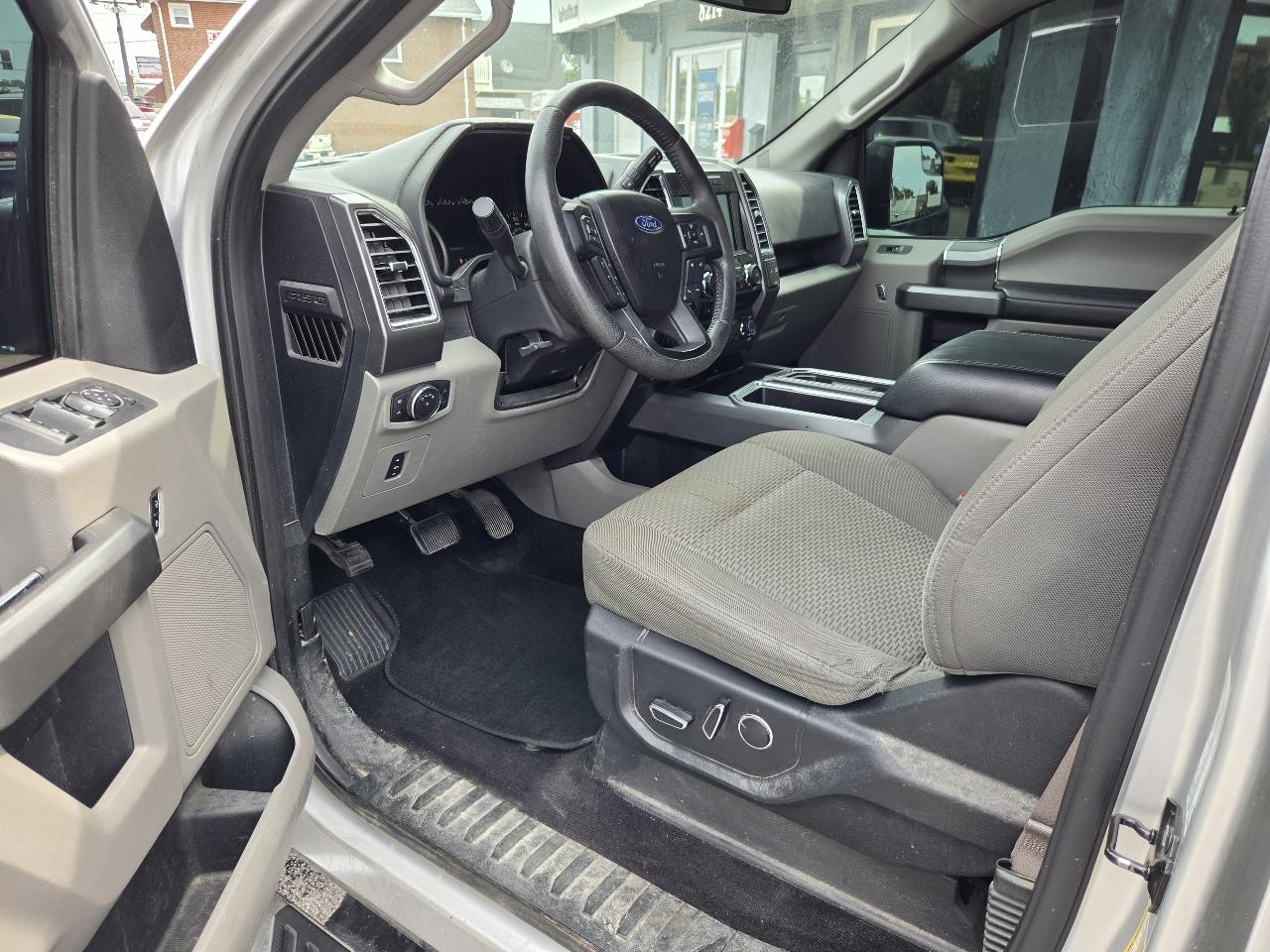 Ford F-150 XL SuperCrew 5.5-ft. Bed 4WD 2016