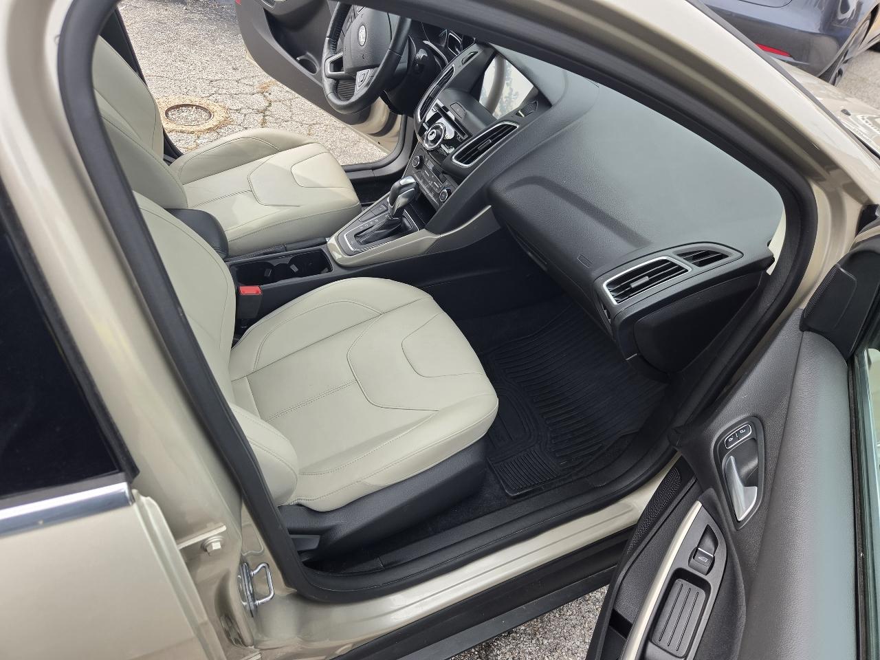 Ford Focus Titanium Sedan 2017