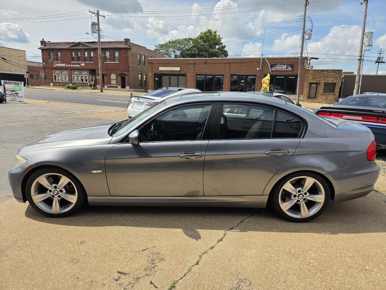 BMW 3-Series 335i 2011