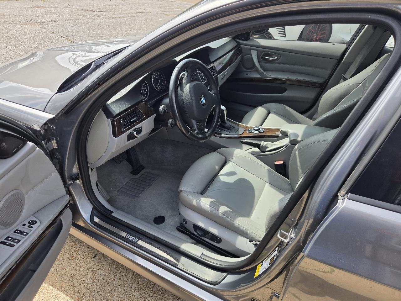 BMW 3-Series 335i 2011