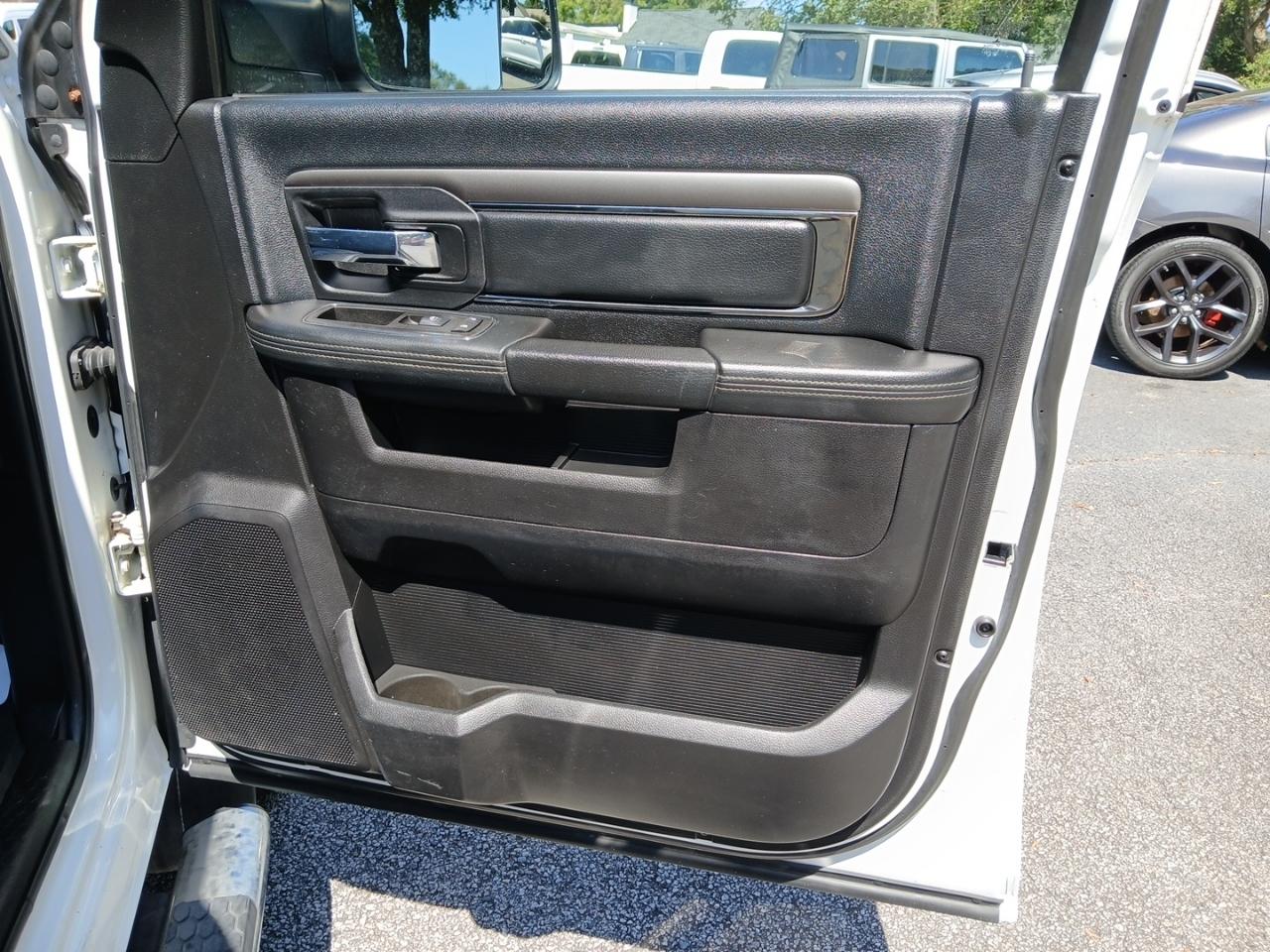 RAM 1500 2WD Crew Cab 149" Sport 2014