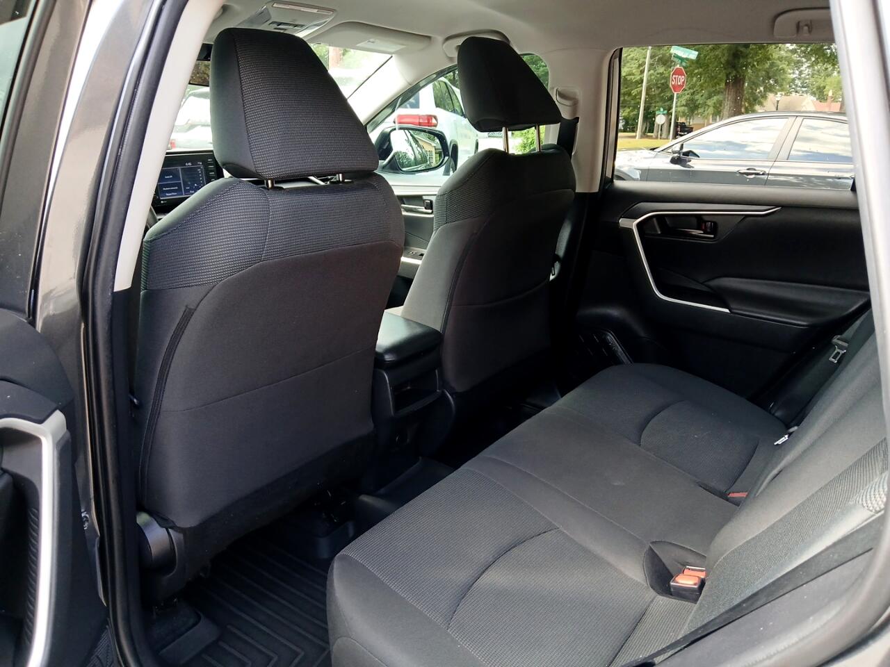 Toyota RAV4 LE 2021 Toyota RAV4 LE 2021