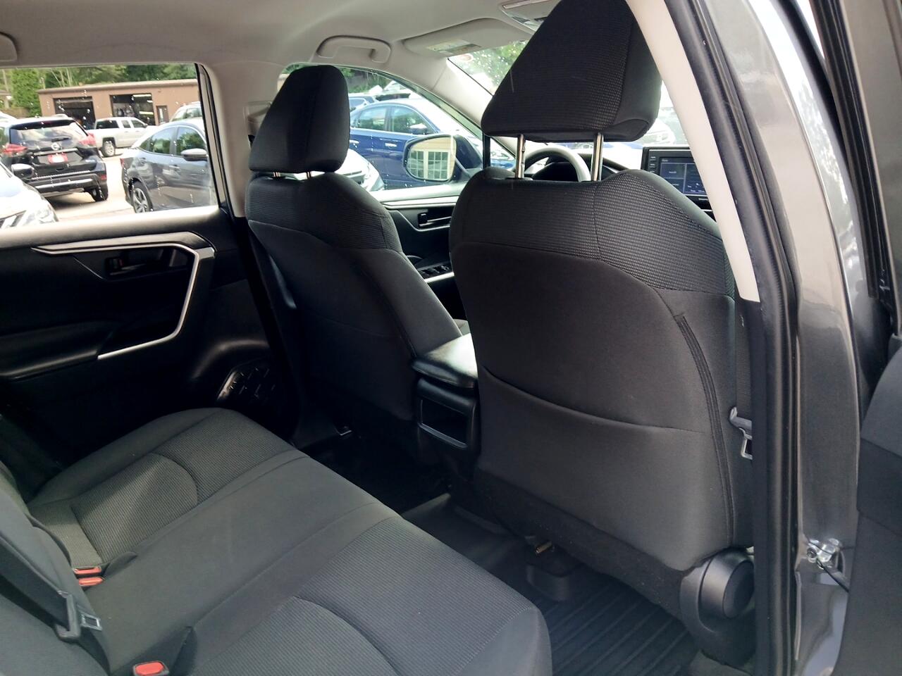 Toyota RAV4 LE 2021 Toyota RAV4 LE 2021
