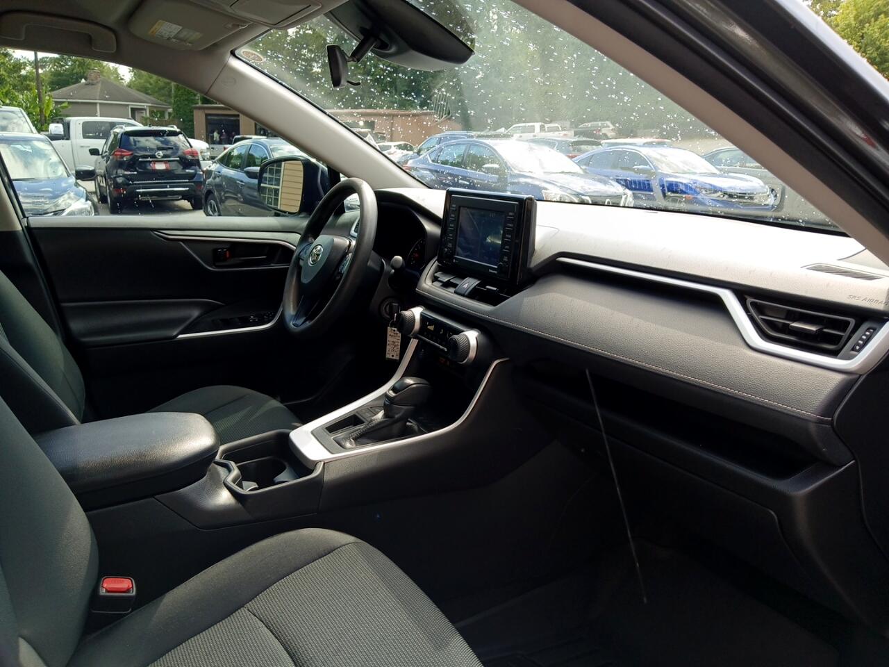 Toyota RAV4 LE 2021 Toyota RAV4 LE 2021