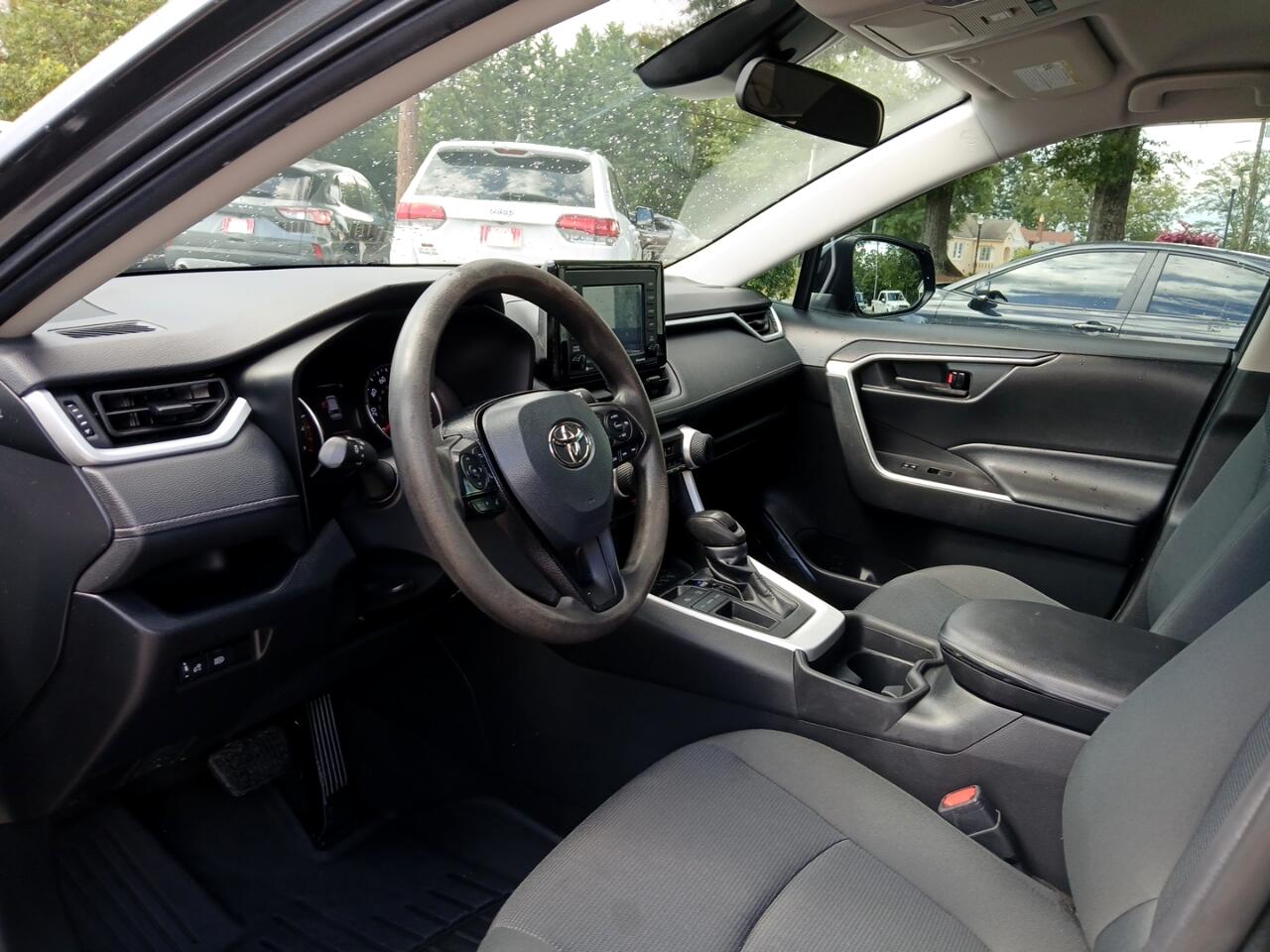 Toyota RAV4 LE 2021 Toyota RAV4 LE 2021