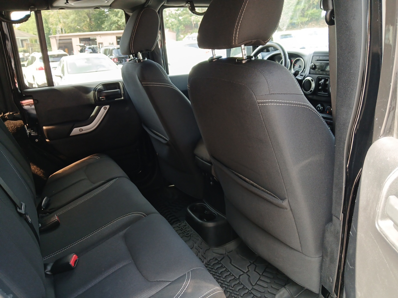 2014 Jeep Wrangler Rubicon photo 12