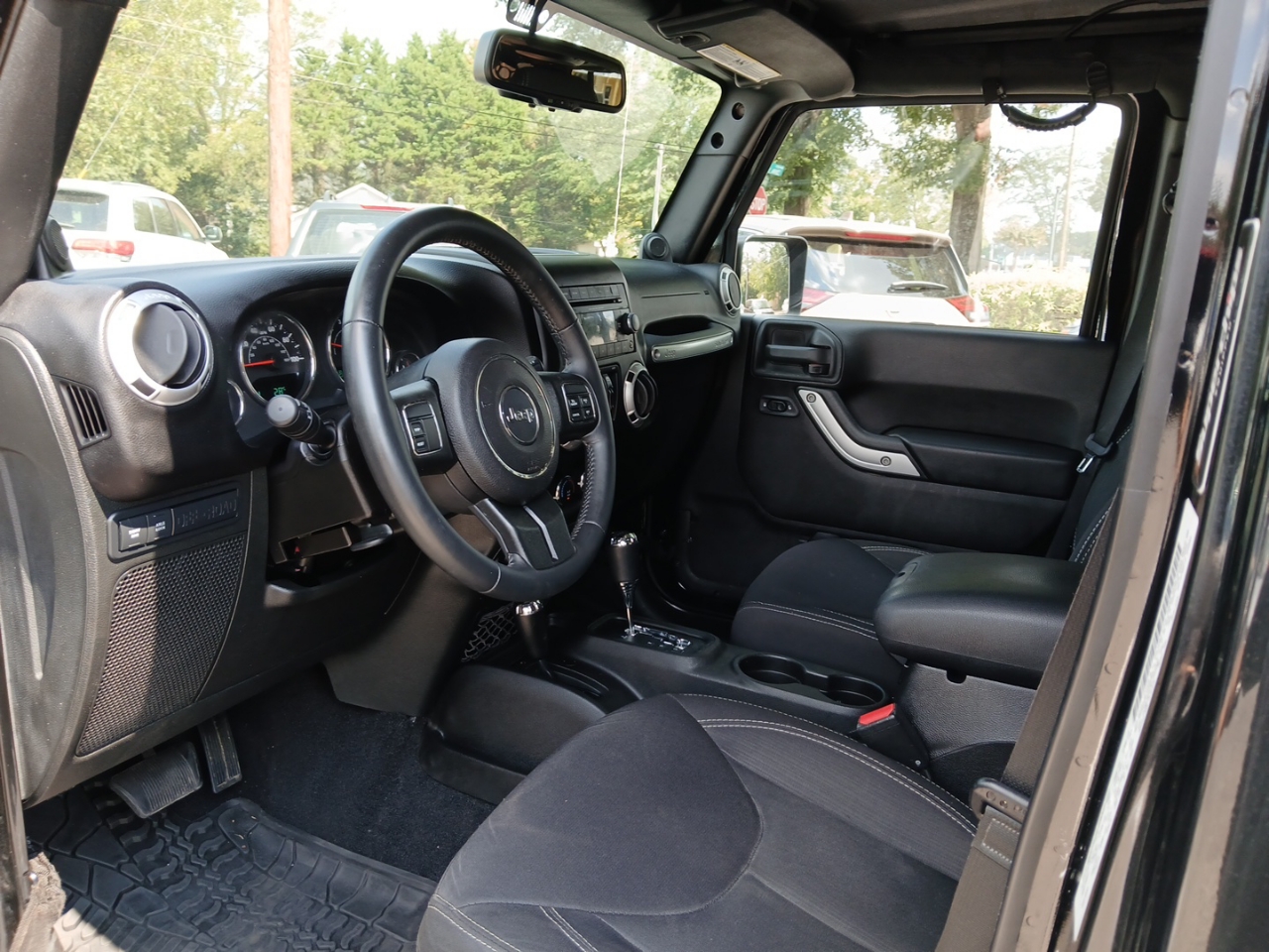 2014 Jeep Wrangler Rubicon photo 16