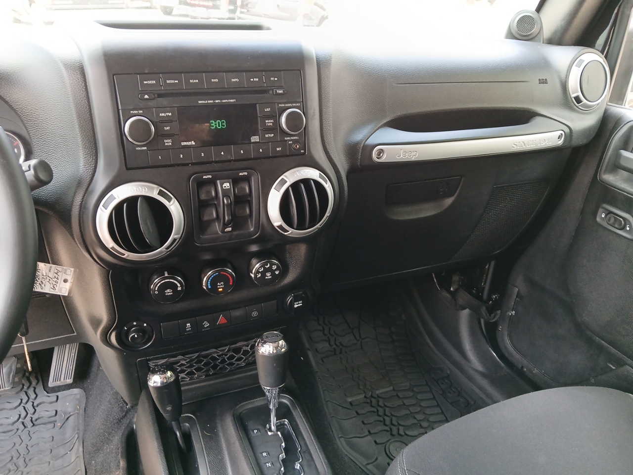 2014 Jeep Wrangler Rubicon photo 19