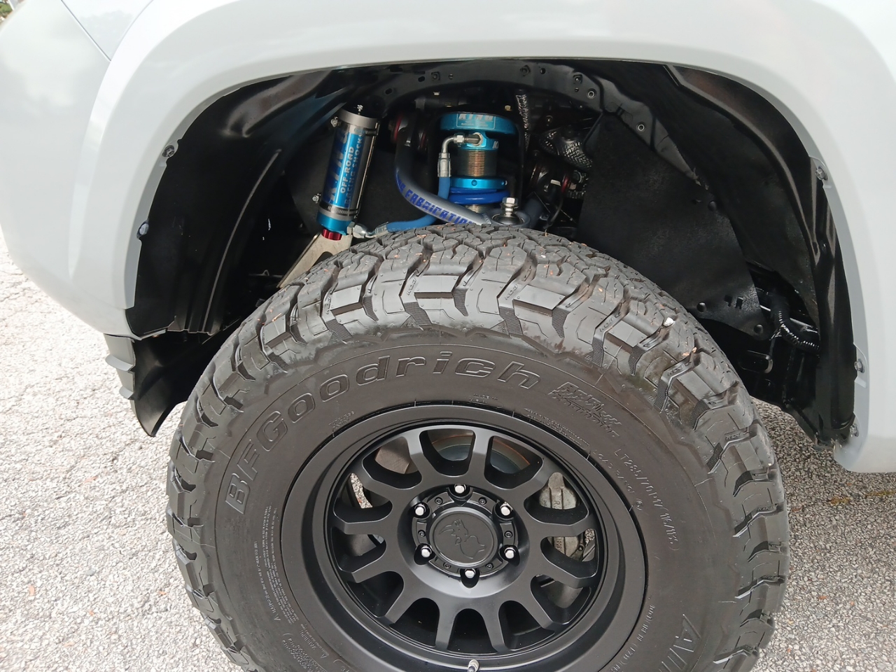 2018 Toyota Tacoma SR5 TRD Pro Sport photo 11