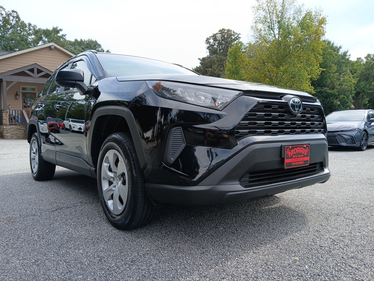 2021 Toyota RAV4 LE photo 2