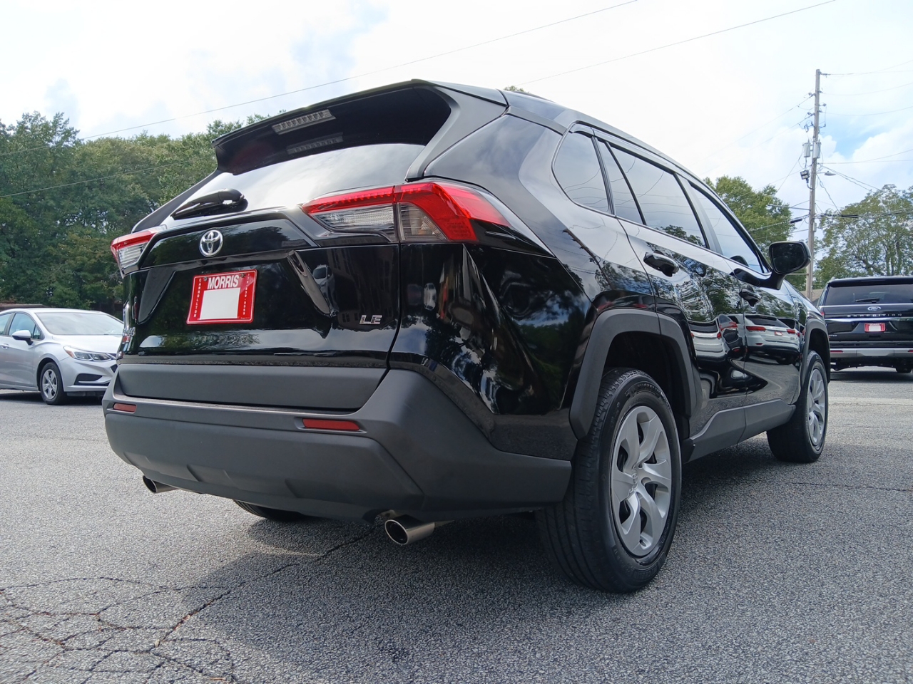2021 Toyota RAV4 LE photo 4