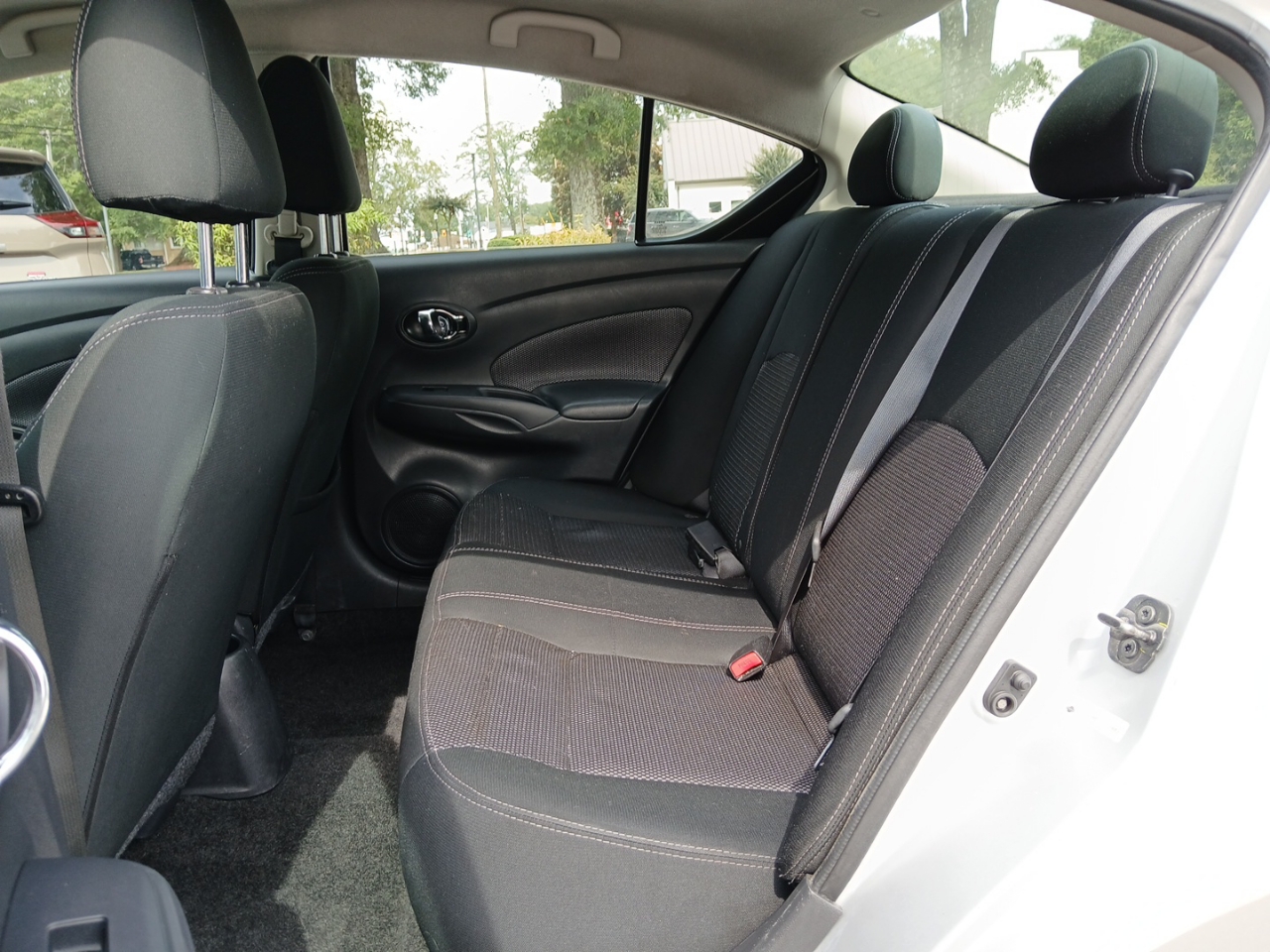 2019 Nissan Versa 1.6 S photo 9