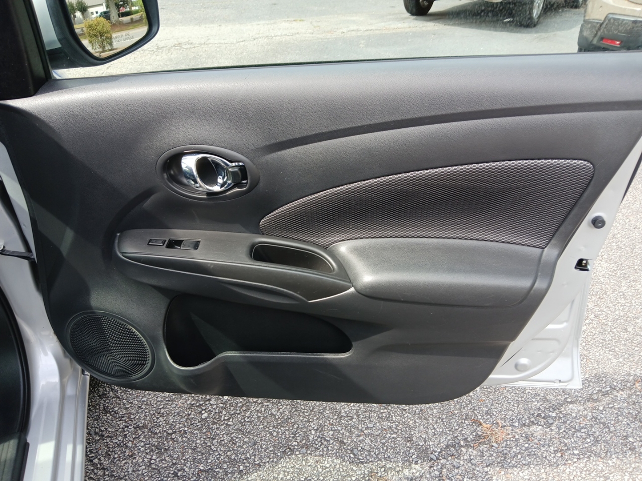 2019 Nissan Versa 1.6 S photo 13