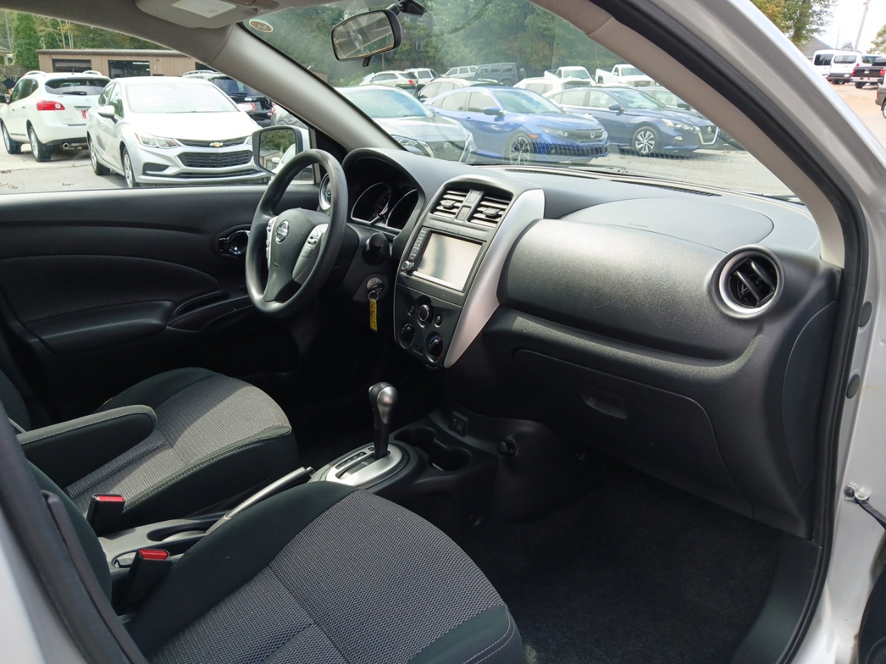 2019 Nissan Versa 1.6 S photo 14