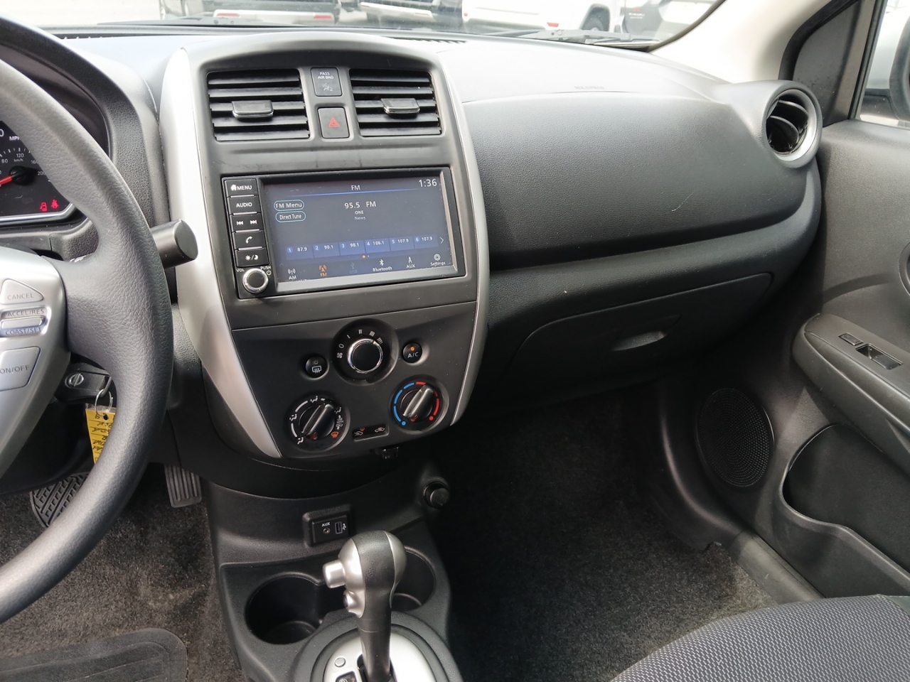 2019 Nissan Versa 1.6 S photo 19