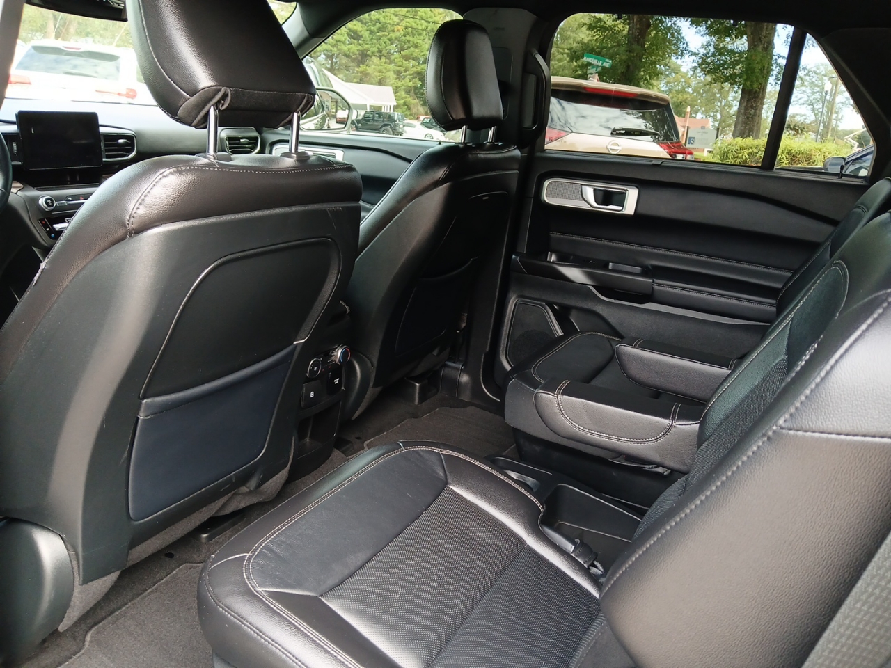 2020 Ford Explorer Limited photo 14