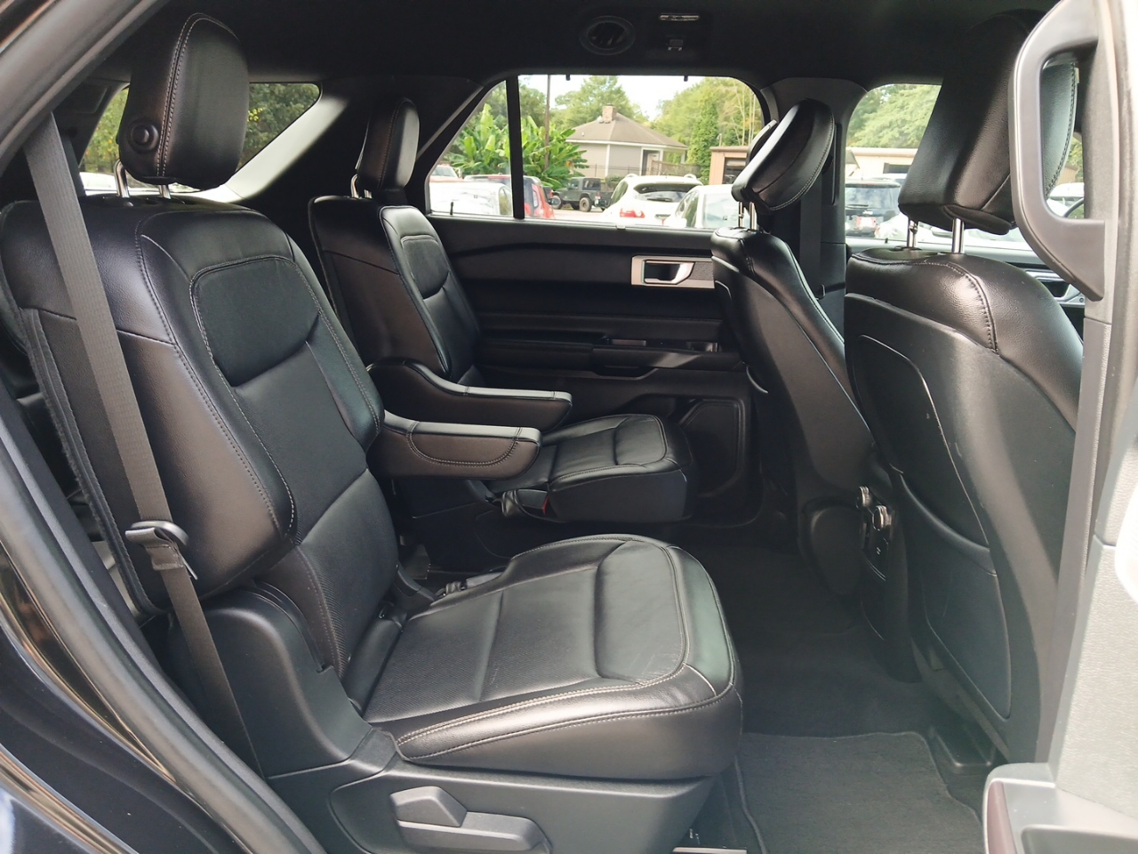 2020 Ford Explorer Limited photo 15
