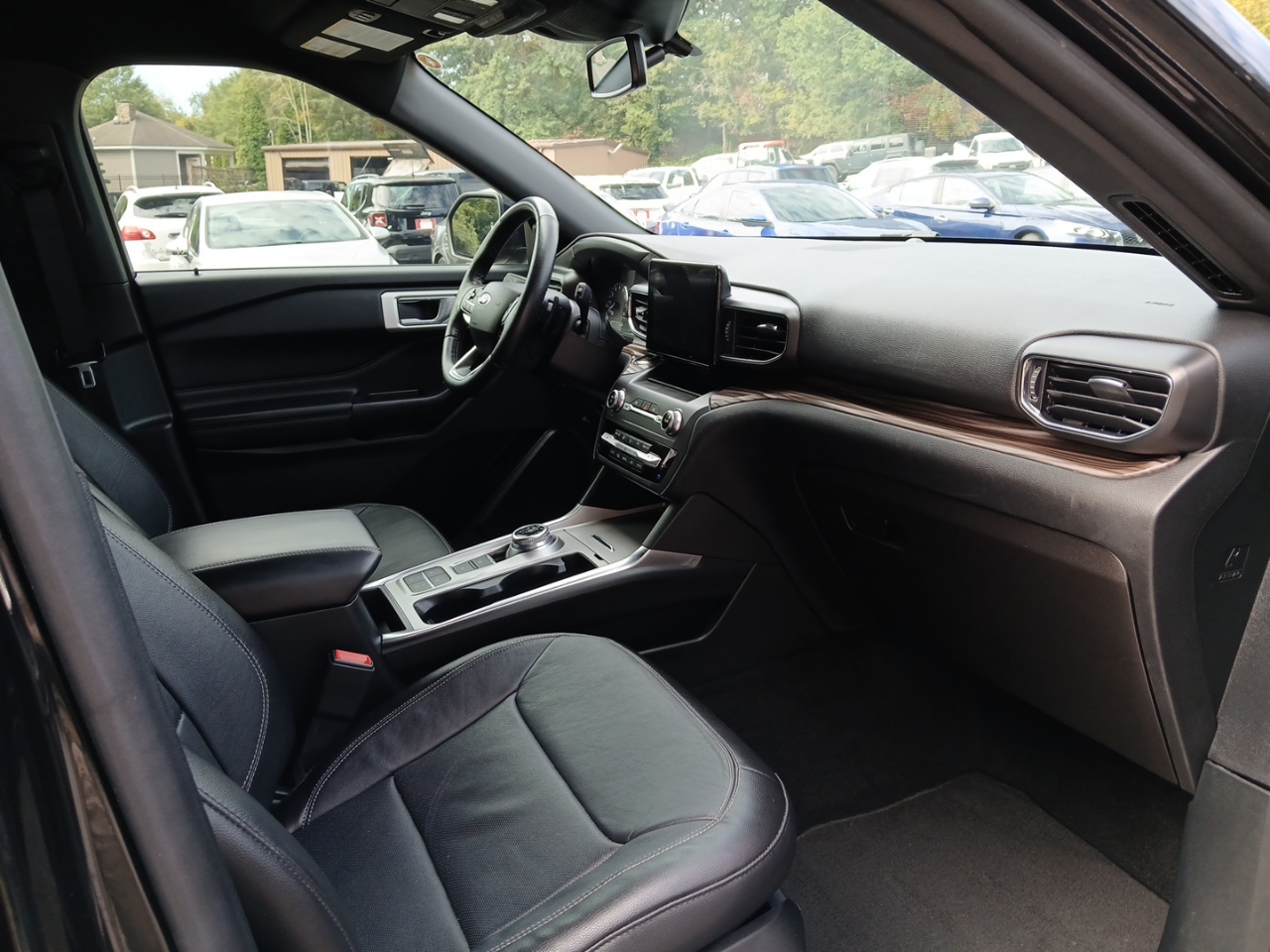 2020 Ford Explorer Limited photo 18