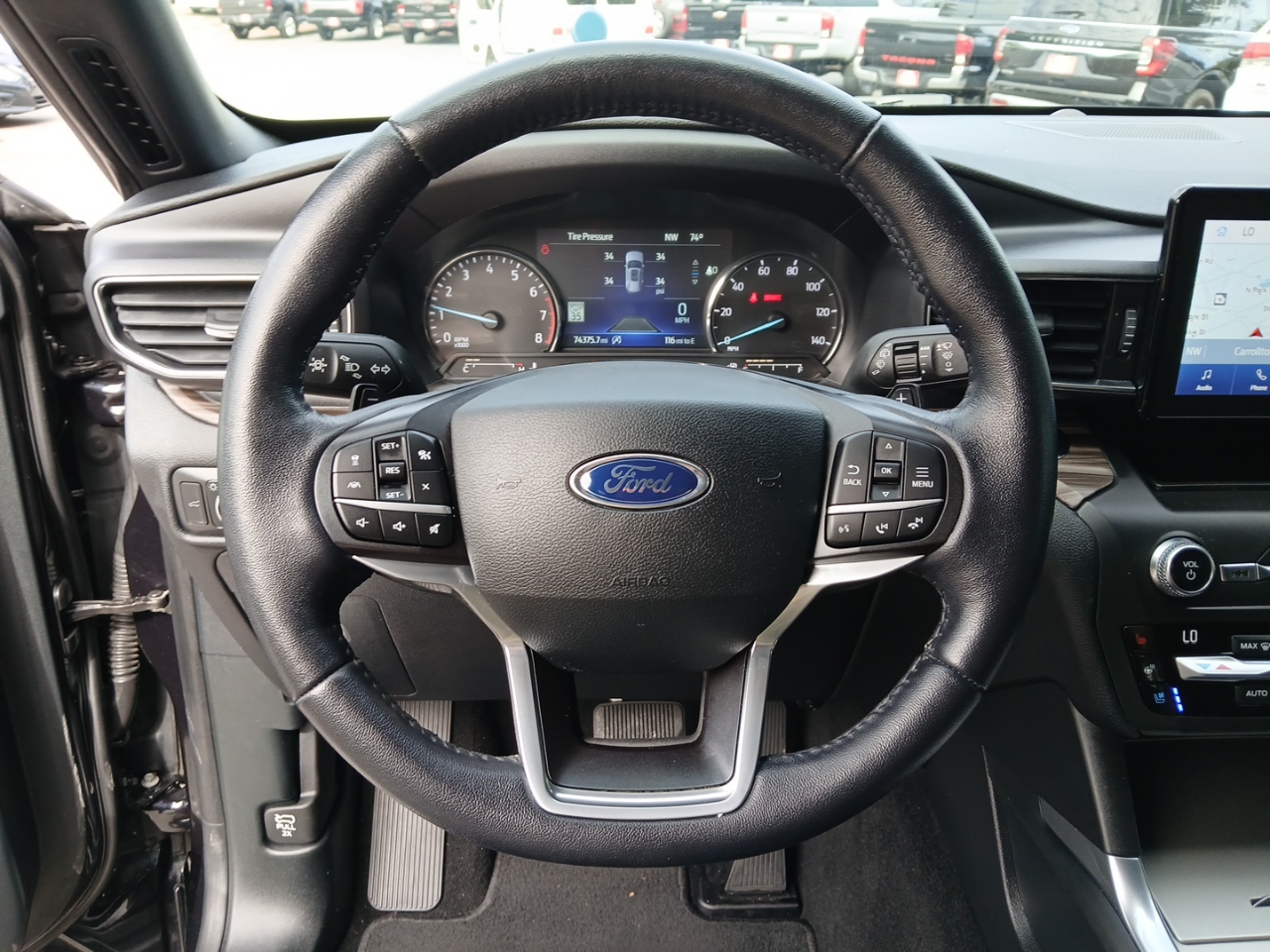 2020 Ford Explorer Limited photo 24