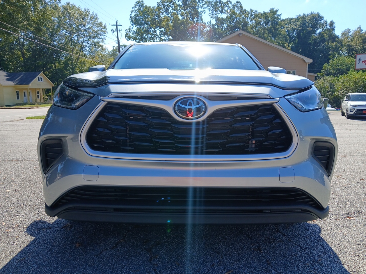 2022 Toyota Highlander L photo 3
