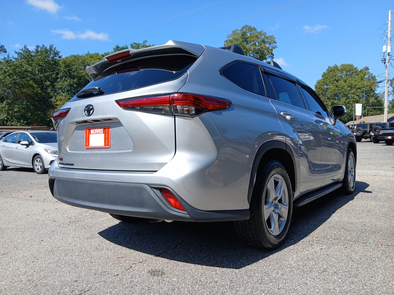 2022 Toyota Highlander L photo 6